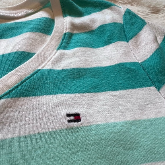 Tommy Hilfiger Ombré Striped V-Neck Tee - Picture 5 of 5